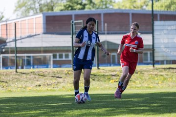 Bild 96 - wBJ Hamburger SV - Hertha BSC : Ergebnis: 5:2